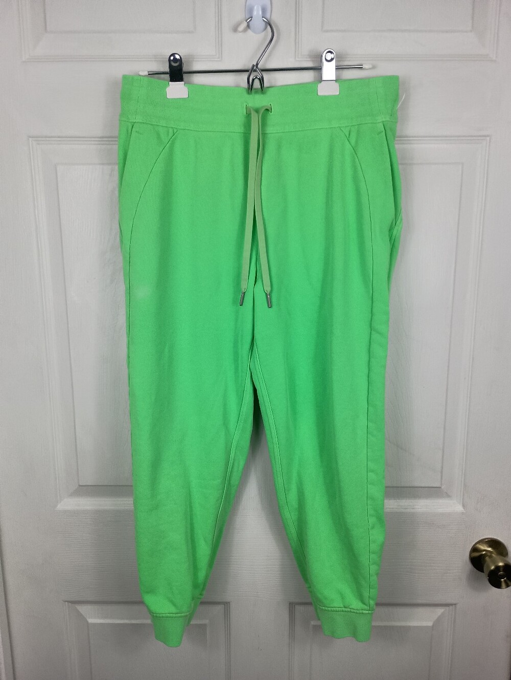 Lululemon Scuba Jogger 10 Womens Neon Green Light Cropped High Rise French Terry